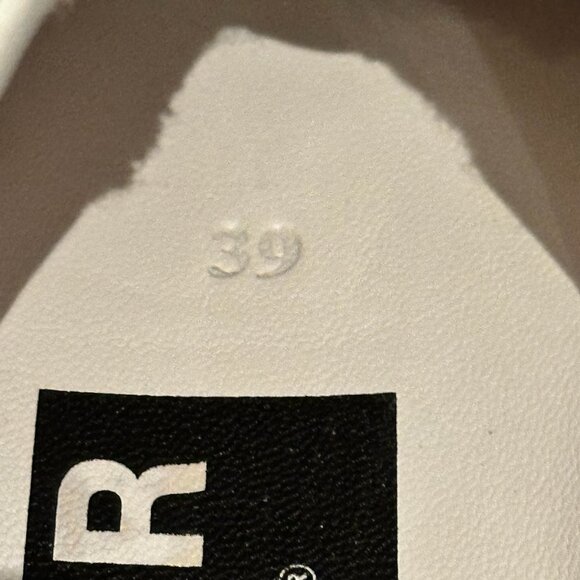 Golden Goose Deluxe Brand GGDB/Starter, White with Black Heel Accent, Size 39 - Picture 13 of 14